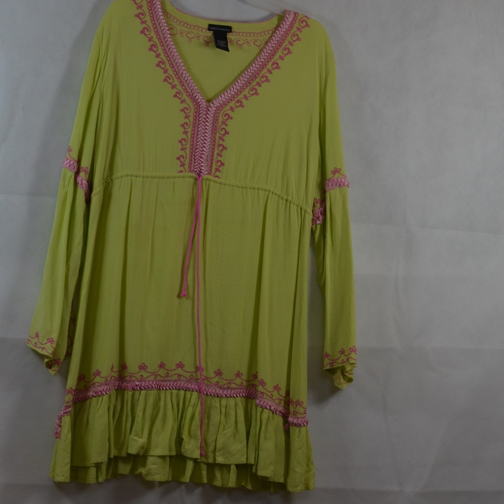 Boho Embroidered Top SZ XL Moda